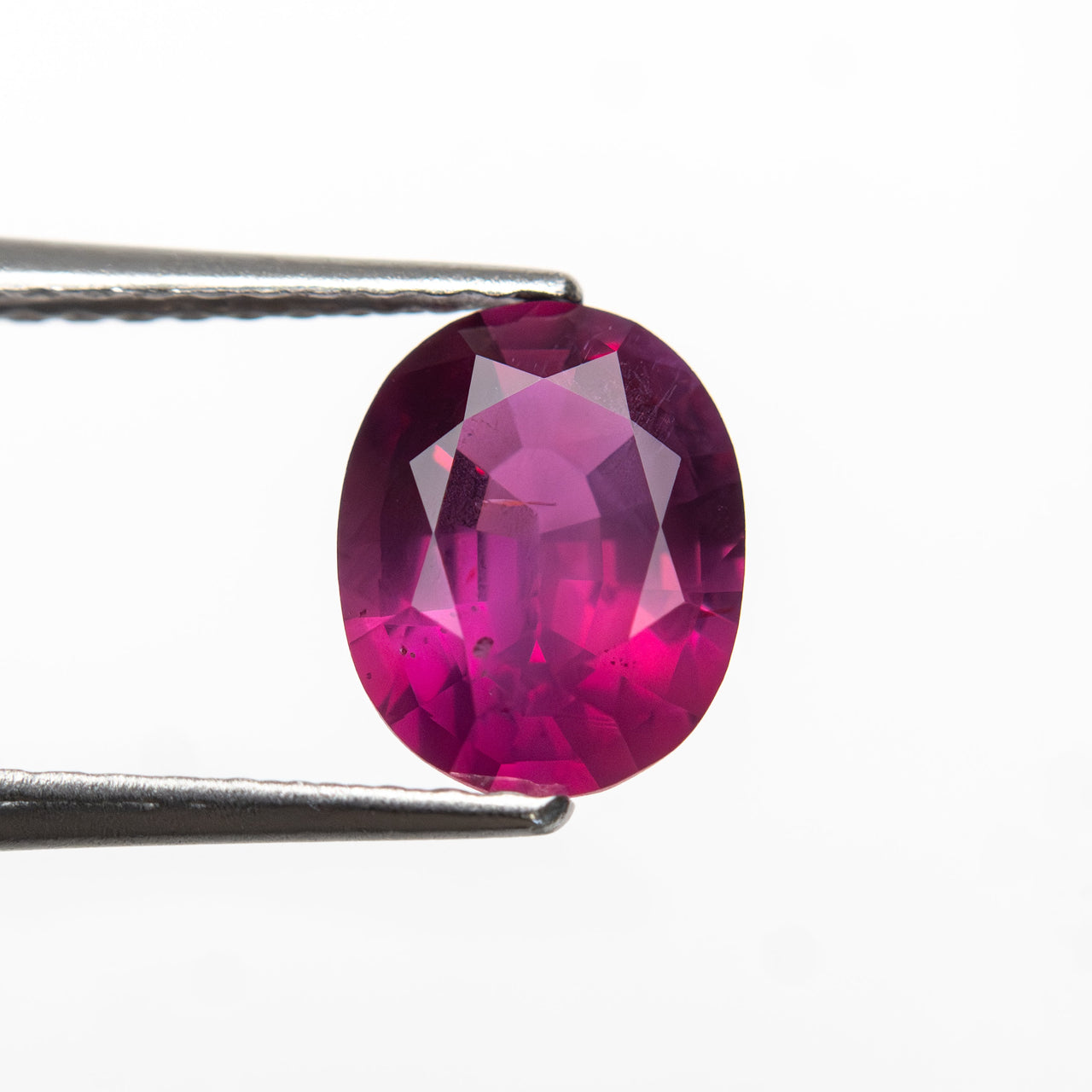 1.32ct 7.58x6.04x3.55mm Oval Brilliant Sapphire 27955-28